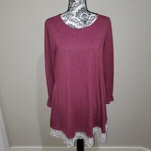 Unknown brand medium tunic. Maroon with lace trim at the bottom. Has pockets